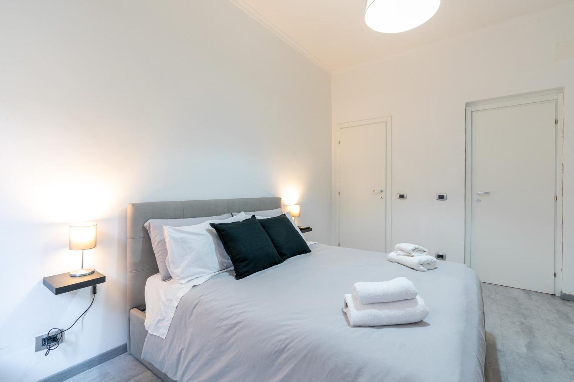 Amazing Apartment Near To Colosseo And Subway Рим Экстерьер фото
